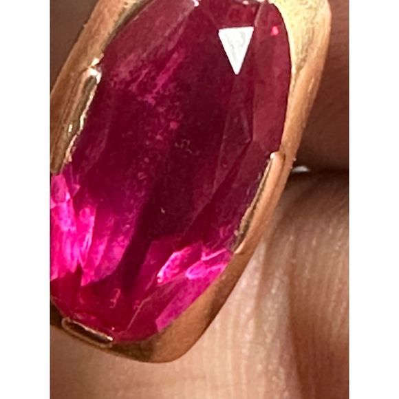 Large Ruby 14k gold vintage estate earrings #318 - Picture 10 of 16